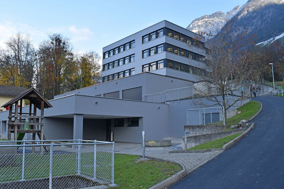 Schulhaus Gehren (Kreisschule Flüelen) Schulhaus Gehren (Kreisschule Flüelen)